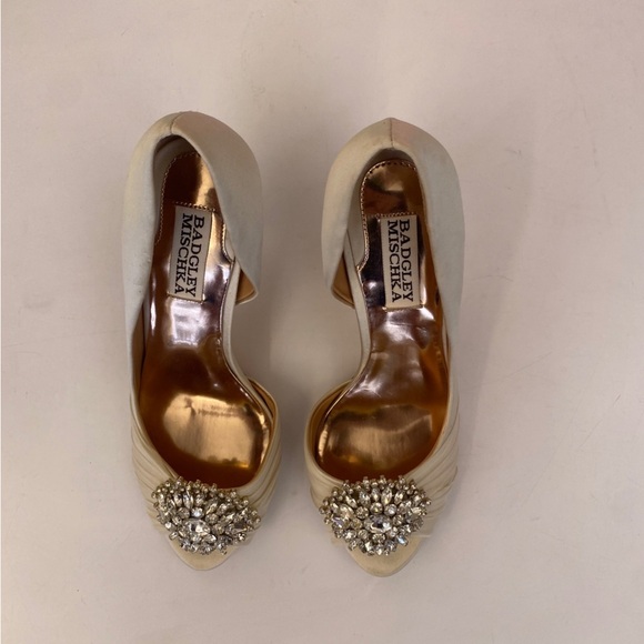 Badgley Mischka || Pearson d'Orsay Pumps Bridal Jeweled Satin Ivory Cream 6.5 - Picture 3 of 11
